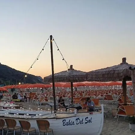Lägenhet Casa Del Teatro Con Splendida Terrazza Di Fronte Al Teatro Rossini