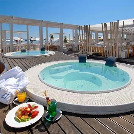 Апартаменты Casa Del Teatro Con Splendida Terrazza Di Fronte Al Teatro Rossini