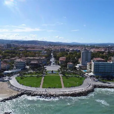 Casa Del Teatro Con Splendida Terrazza Di Fronte Al Teatro Rossini Apartamento Pésaro