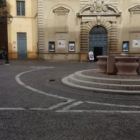 Casa Del Teatro Con Splendida Terrazza Di Fronte Al Teatro Rossini 公寓